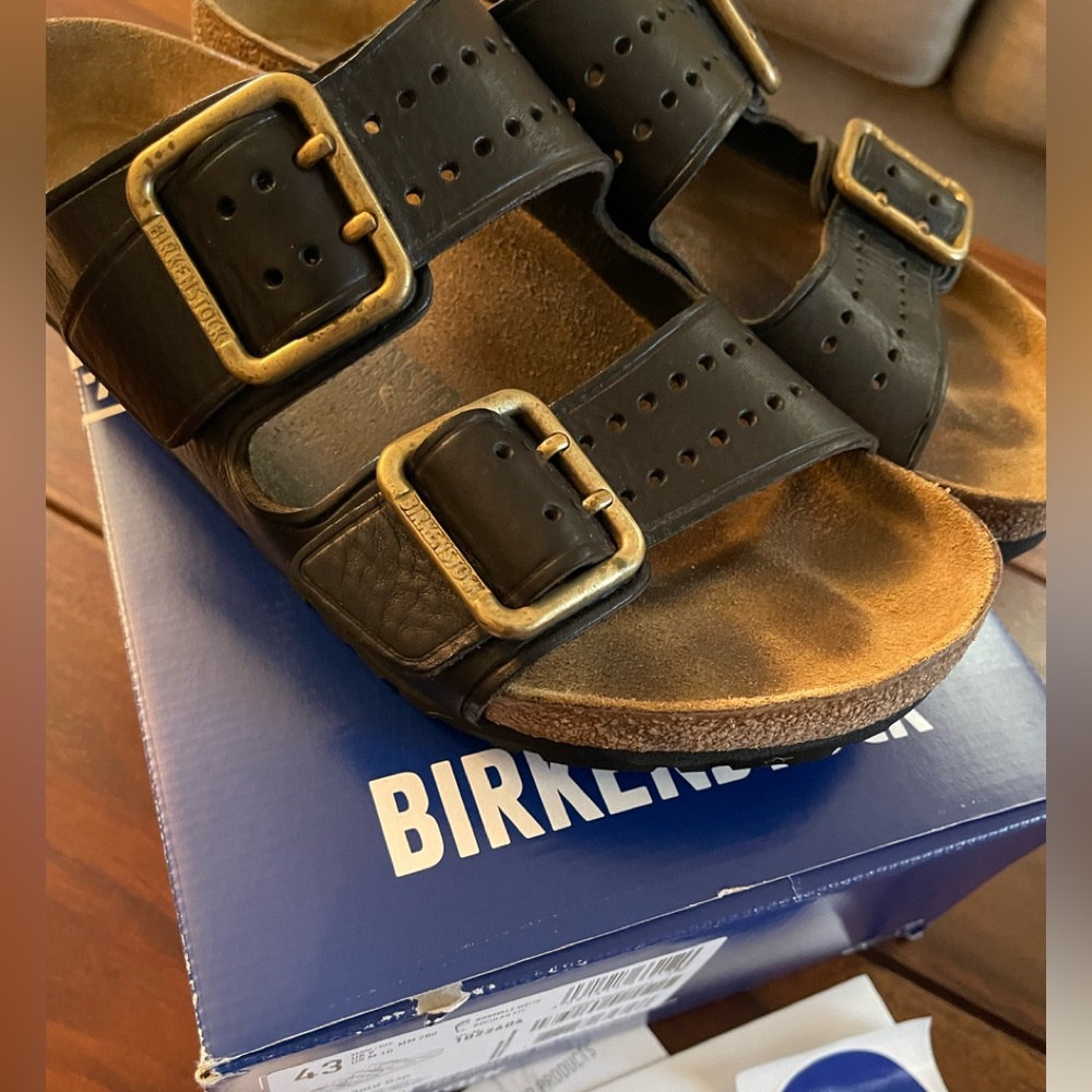 Birkenstock Men's Black and Brown Sandals